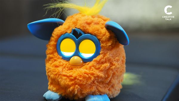 25 ปี Furby คืนชีพตุ๊กตาขนปุย เจาะแนวคิดการตลาดแห่งความคิดถึง ทำไม Furby ถึงยังไม่หายไปไหน