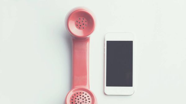 เลือกให้เหมาะ Chat Email Call Meeting